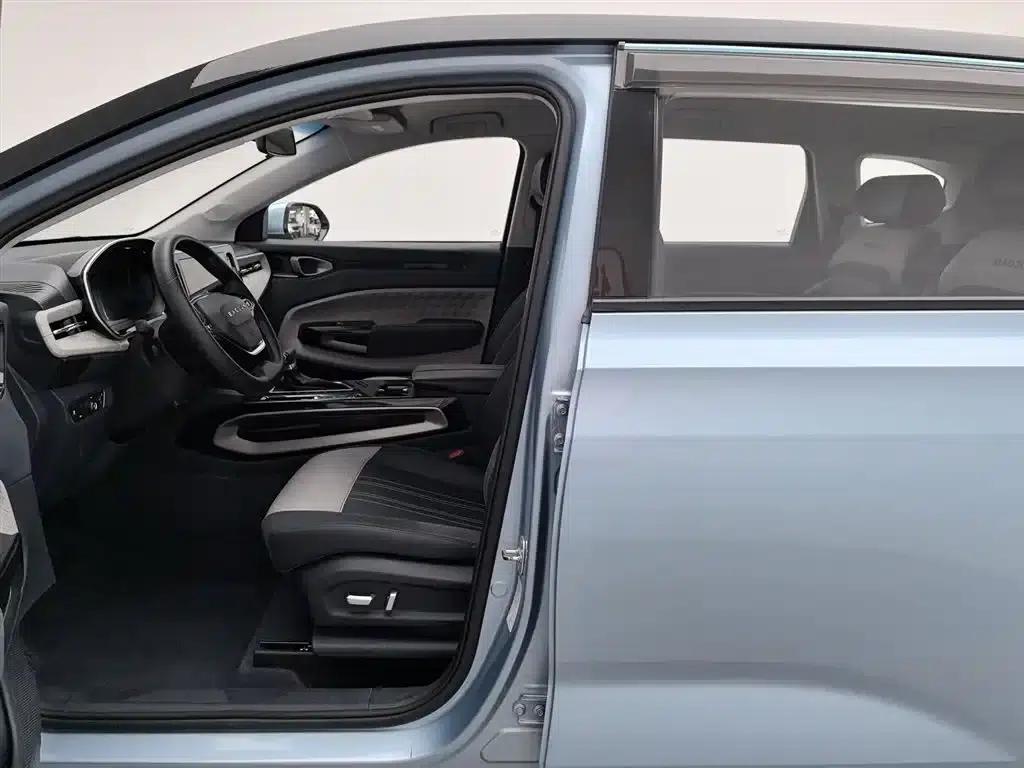 Baojun RM-5 2019 1.5T CVT 24-hour online luxury 6-seater — миниатюра 10