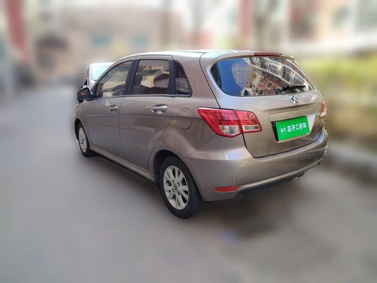 BAIC E Series 2012 Hatchback 1.3L Manual Liking Edition — миниатюра 4