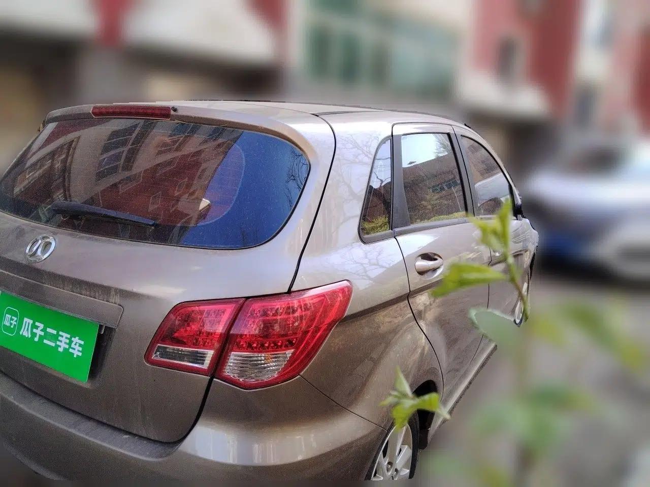 BAIC E Series 2012 Hatchback 1.3L Manual Liking Edition — миниатюра 6