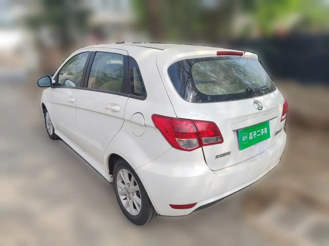 BAIC E Series 2013 Hatchback 1.5L Manual Lotte Edition — миниатюра 4