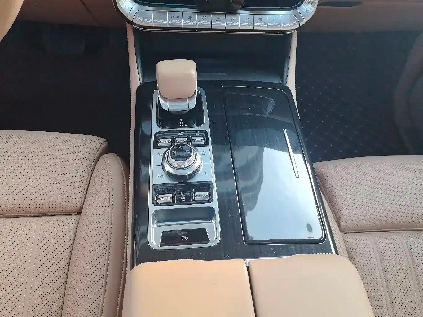Beijing BJ60 Extended Range 2024 Model, 5-Seater Extended Range Advanced Edition — миниатюра 12