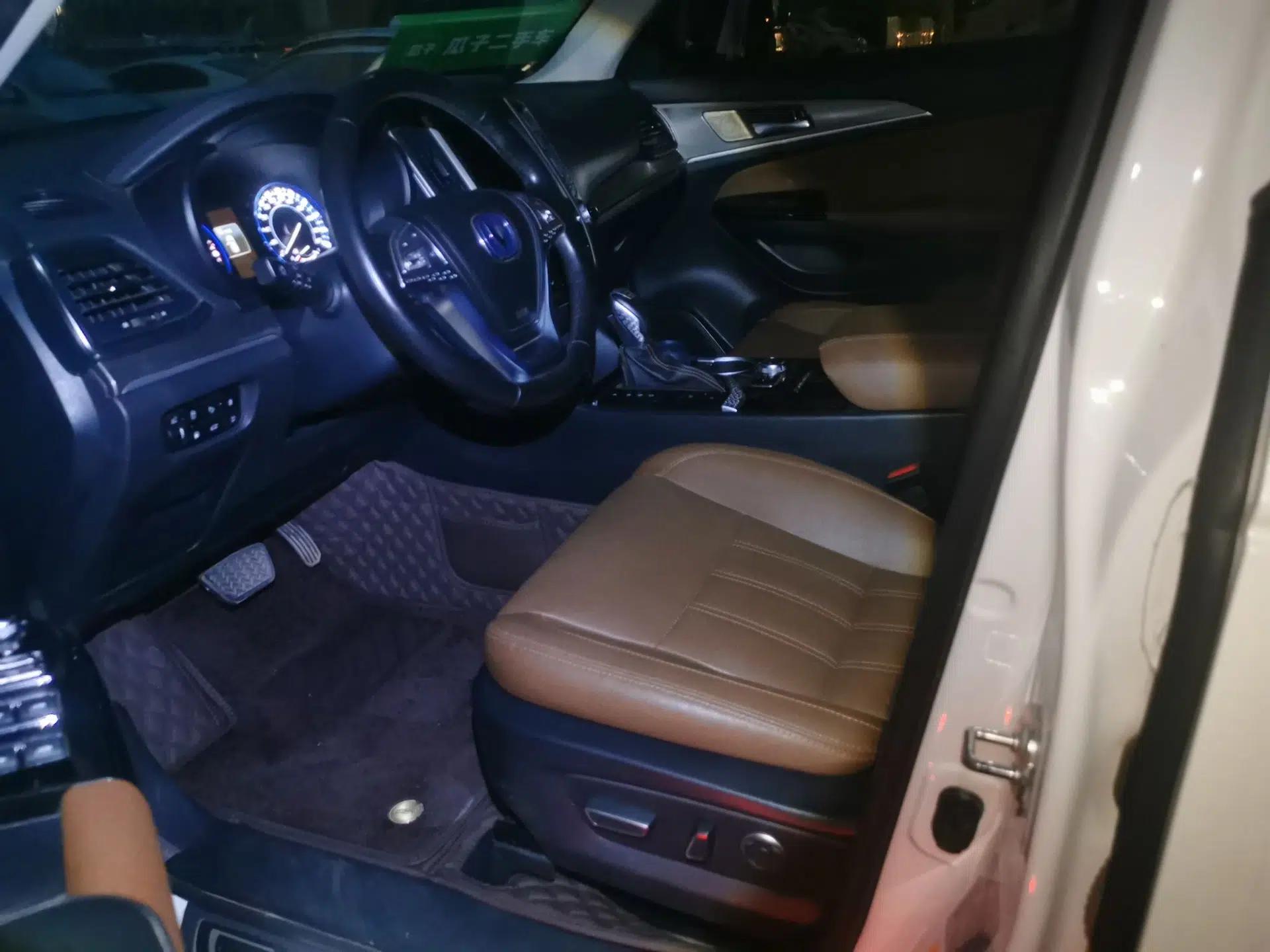 CHANGAN CS95 2017 2.0T Four-Wheel Drive ZhiZun Edition — миниатюра 16