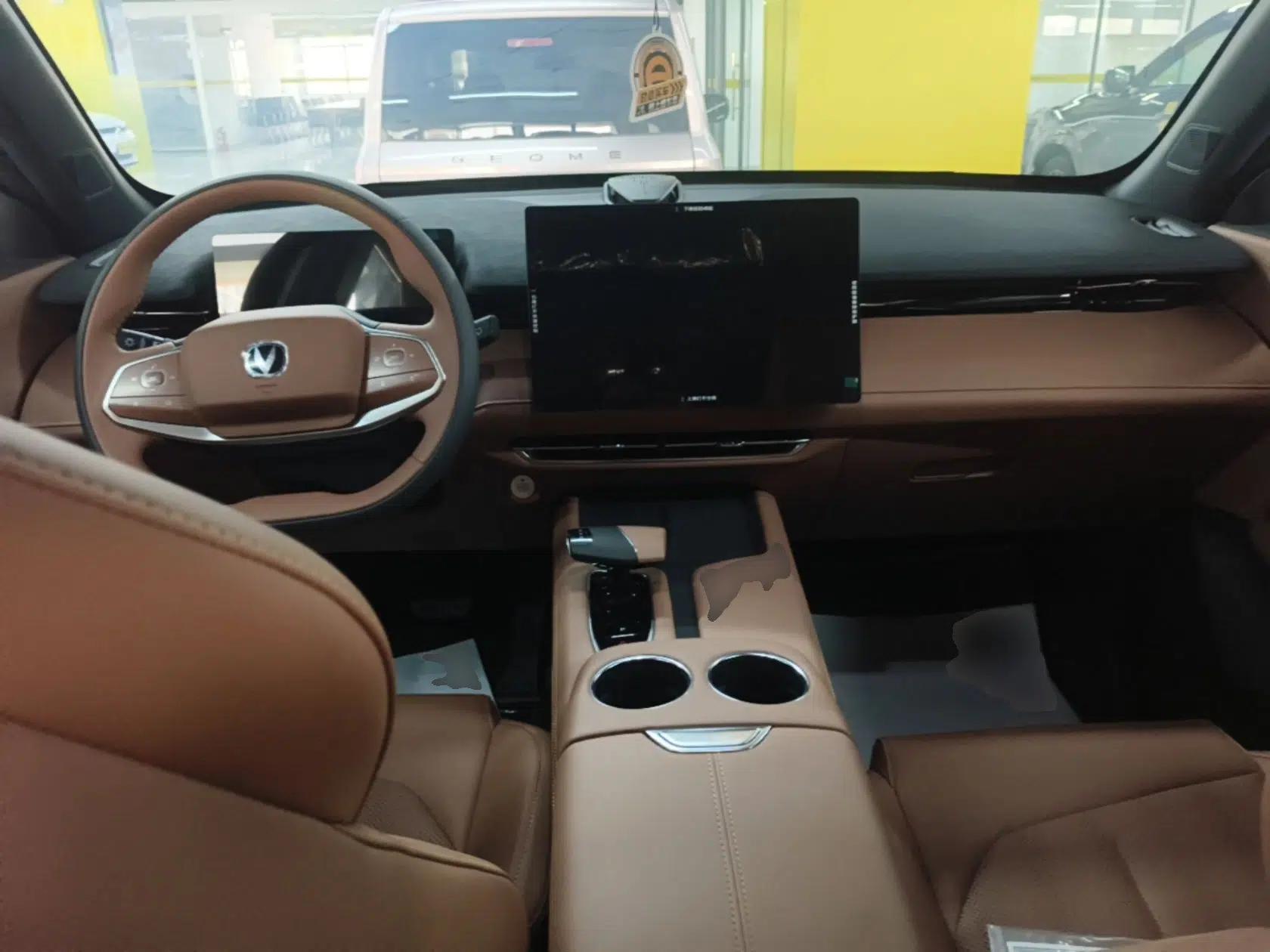 CHANGAN UNI-Z New Energy 2024 Blue Whale Smart Electric iDD 125km Leading Model — миниатюра 13