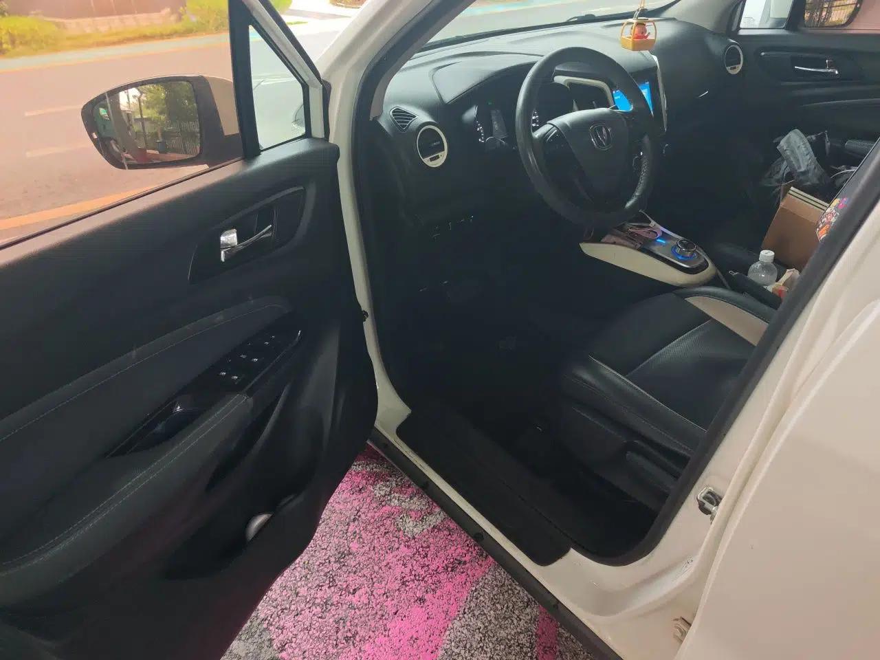 CHANGAN CS15EV 2018 350i — миниатюра 17