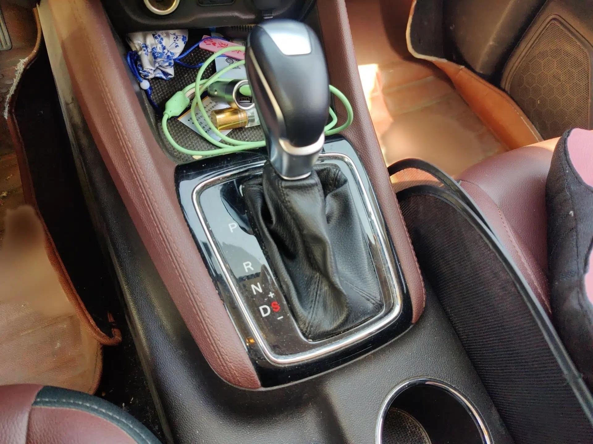 CHANGAN Lingxuan 2017 1.5T Automatic Lehuo Happy Edition — миниатюра 13