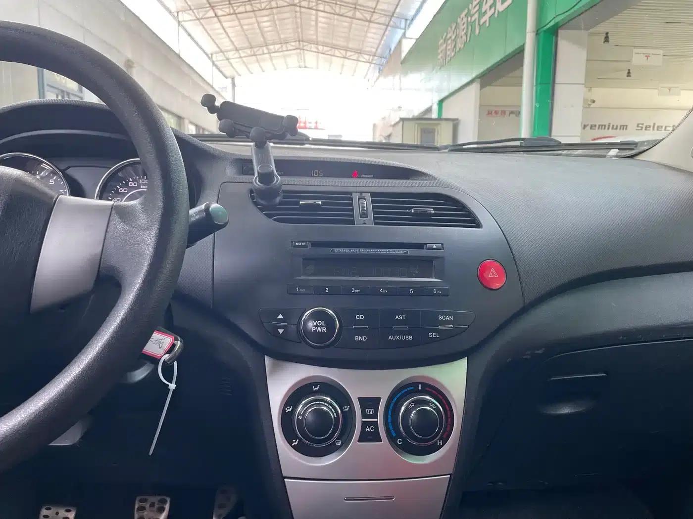 Great Wall C20R 2013 1.5L Manual Urban Edition — миниатюра 15