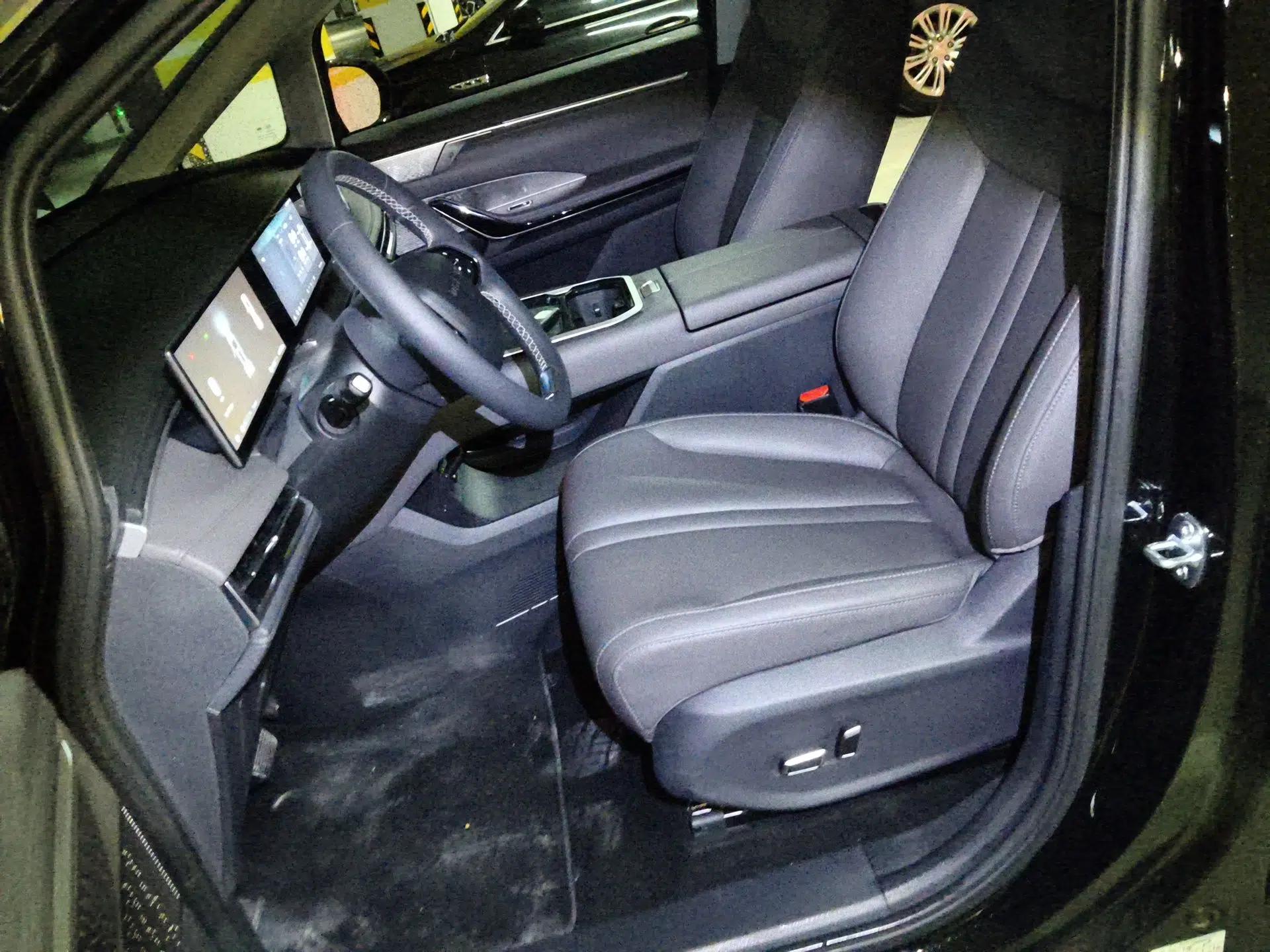 SAIC MAXUS G70 2024 2.0T Automatic Luxury Edition 7 Seats — миниатюра 16