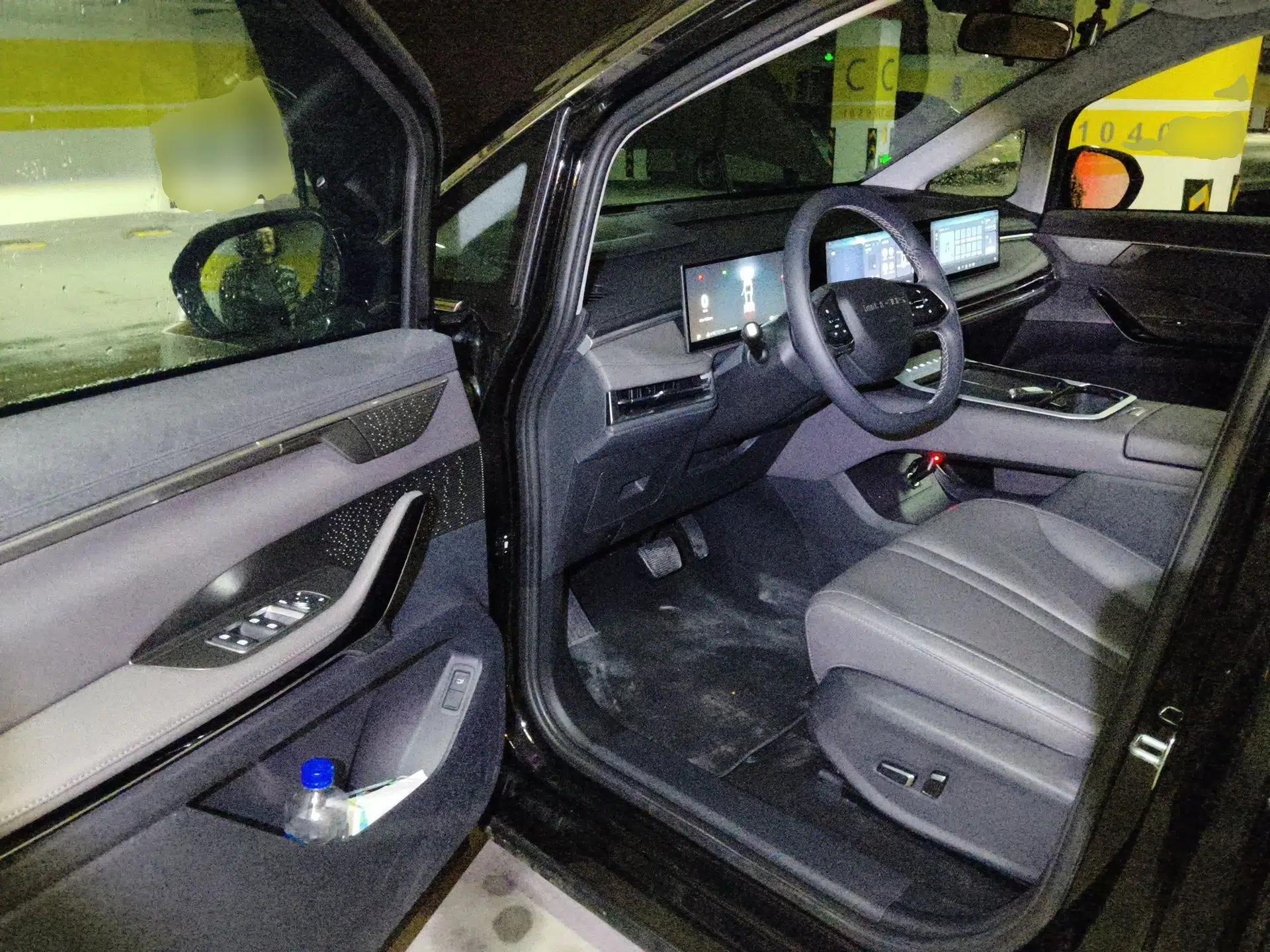 SAIC MAXUS G70 2024 2.0T Automatic Luxury Edition 7 Seats — миниатюра 17