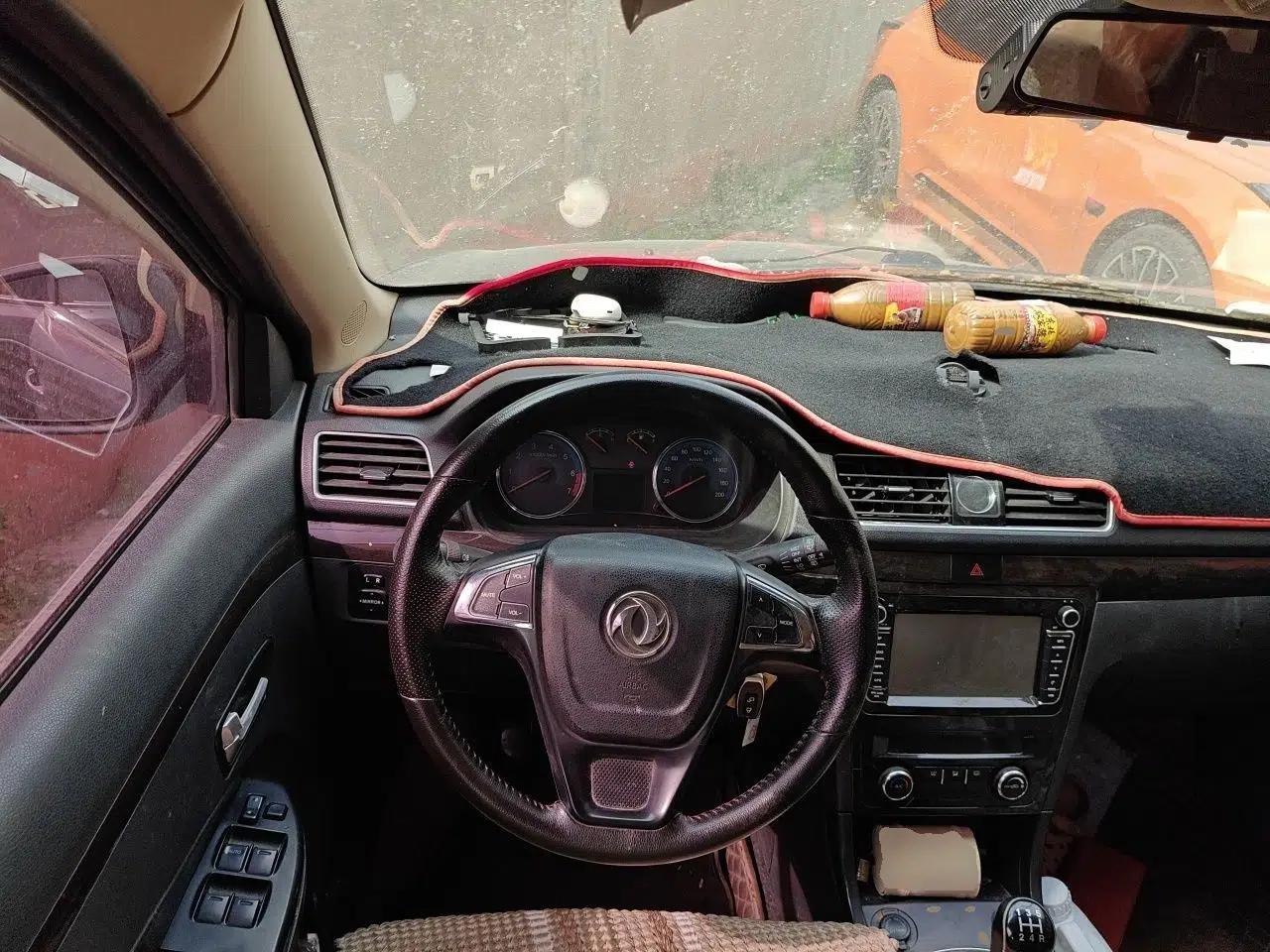 Dongfeng Fengon 370 2016 1.5L Manual Luxury 7-Seater — миниатюра 11