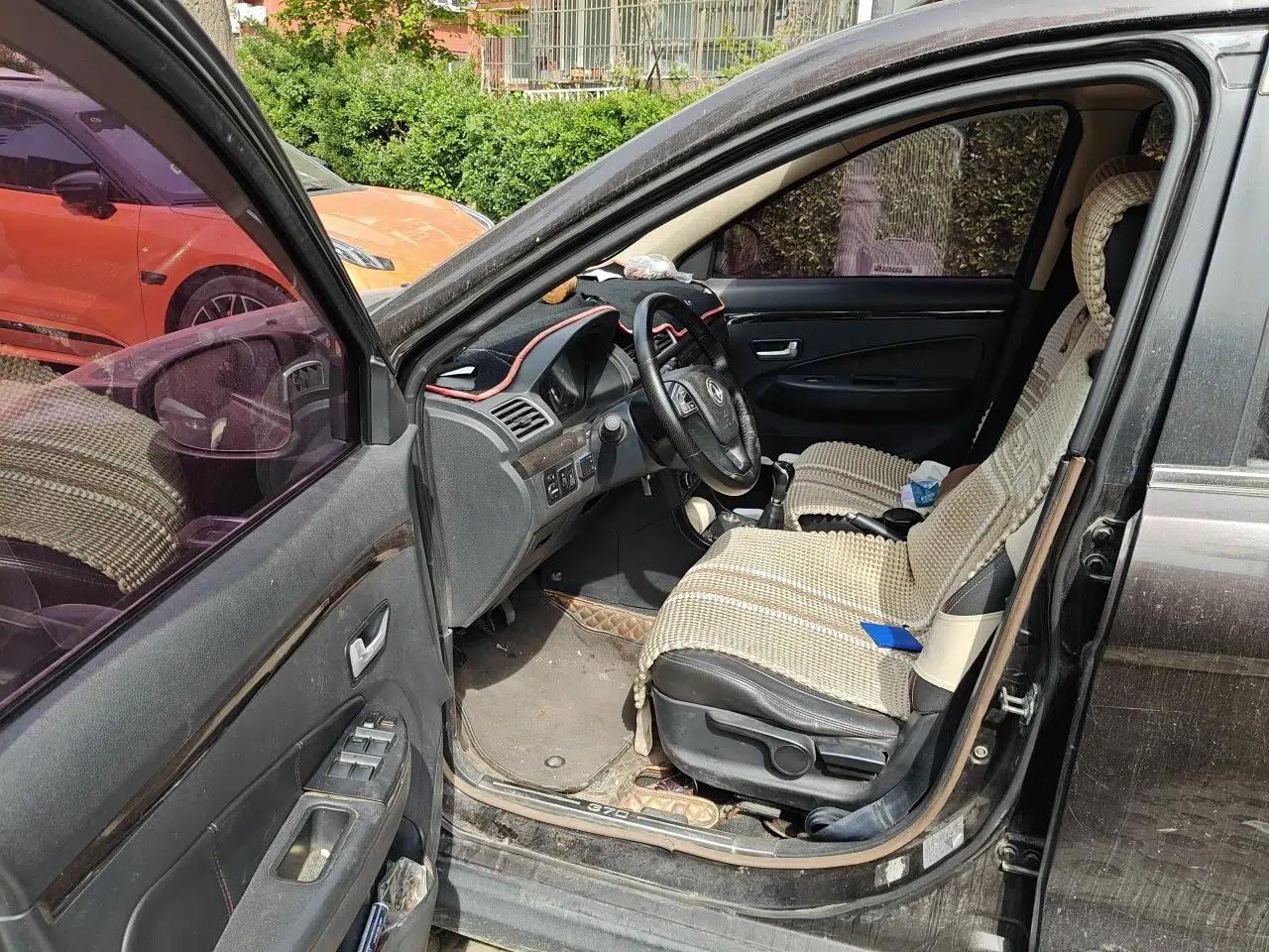 Dongfeng Fengon 370 2016 1.5L Manual Luxury 7-Seater — миниатюра 17