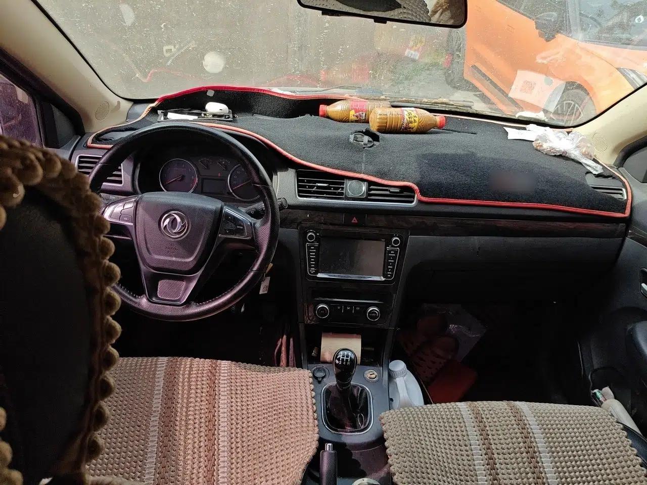 Dongfeng Fengon 370 2016 1.5L Manual Luxury 7-Seater — миниатюра 10