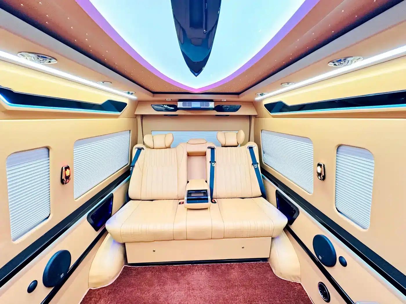 2023 HIACE 3.5L Automatic — миниатюра 4