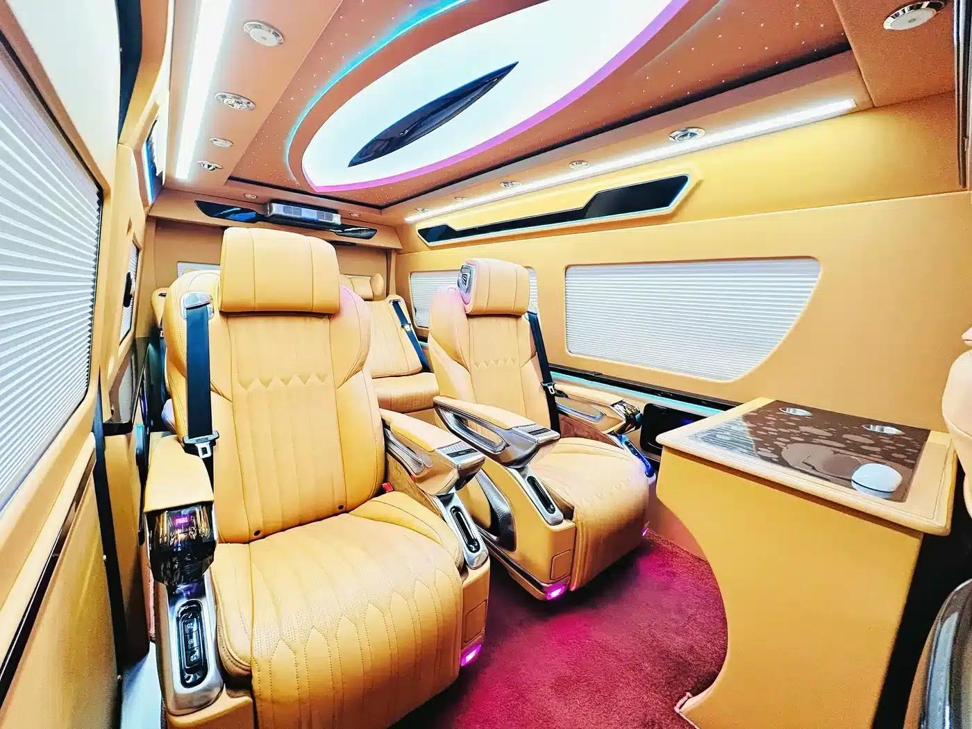 2023 HIACE 3.5L Automatic — миниатюра 6