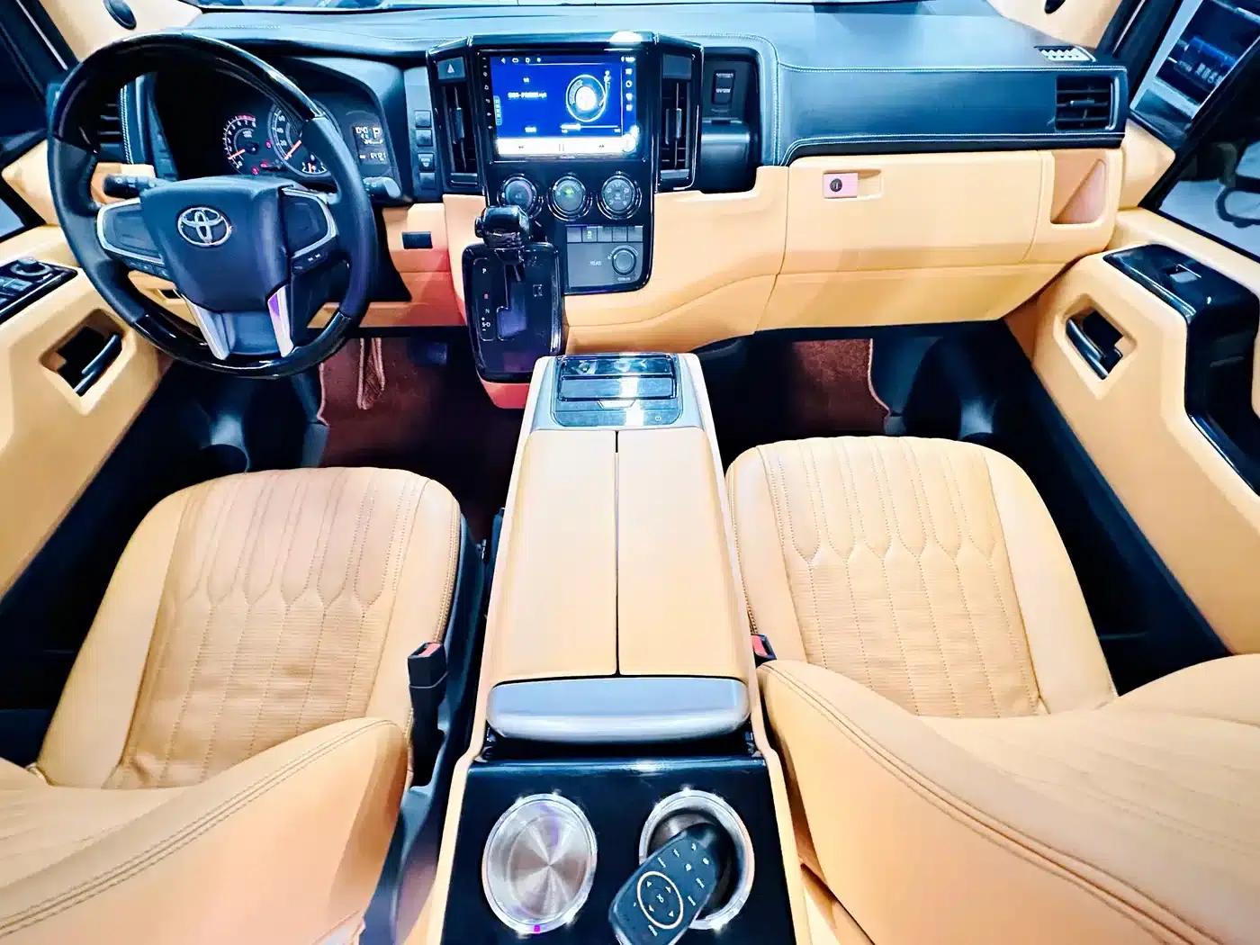 2023 HIACE 3.5L Automatic — миниатюра 7