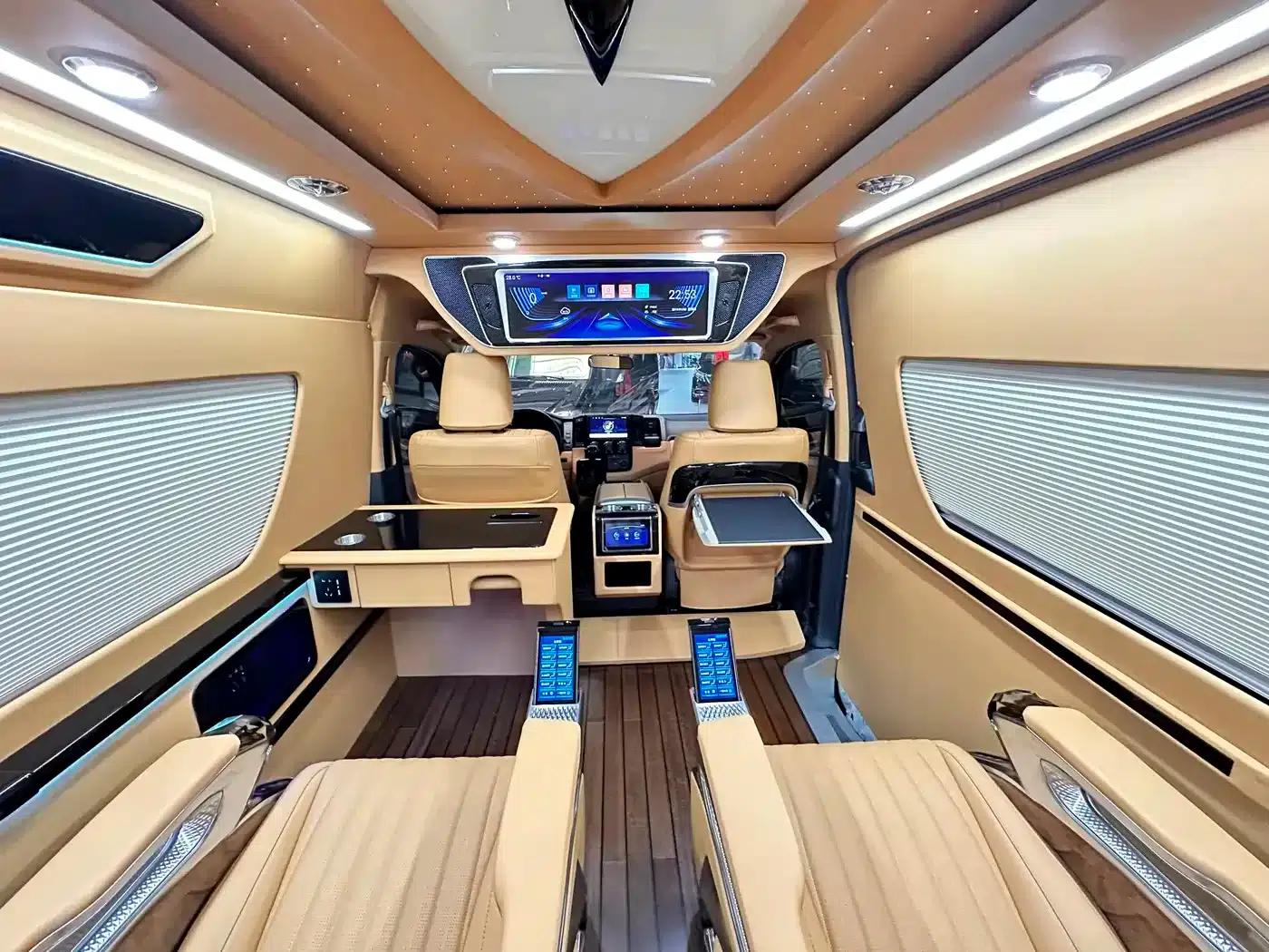 2023 HIACE 3.5L Automatic — миниатюра 10