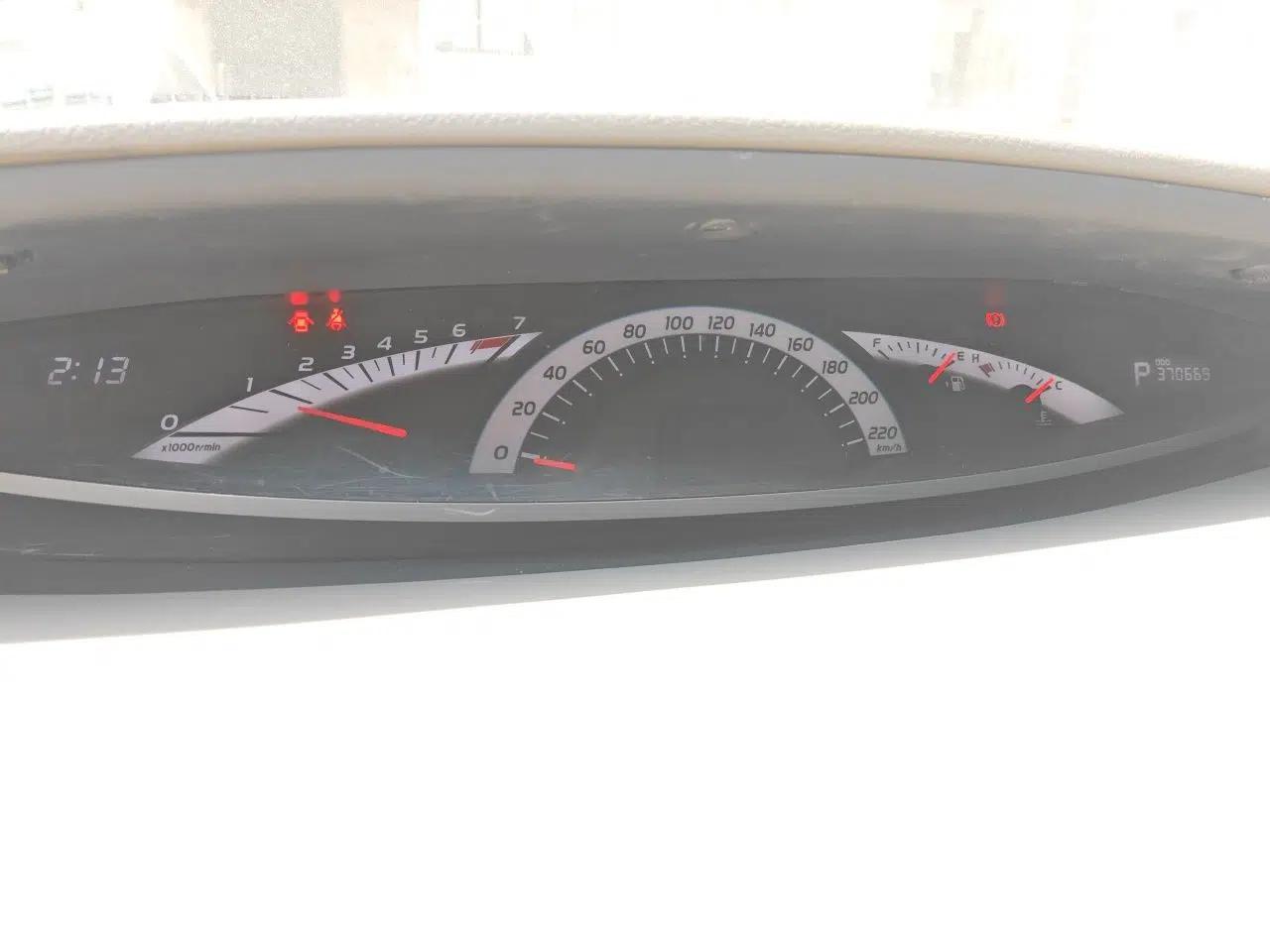 Toyota Previa 2007 3.5L 7-Seater Luxury Version — миниатюра 12