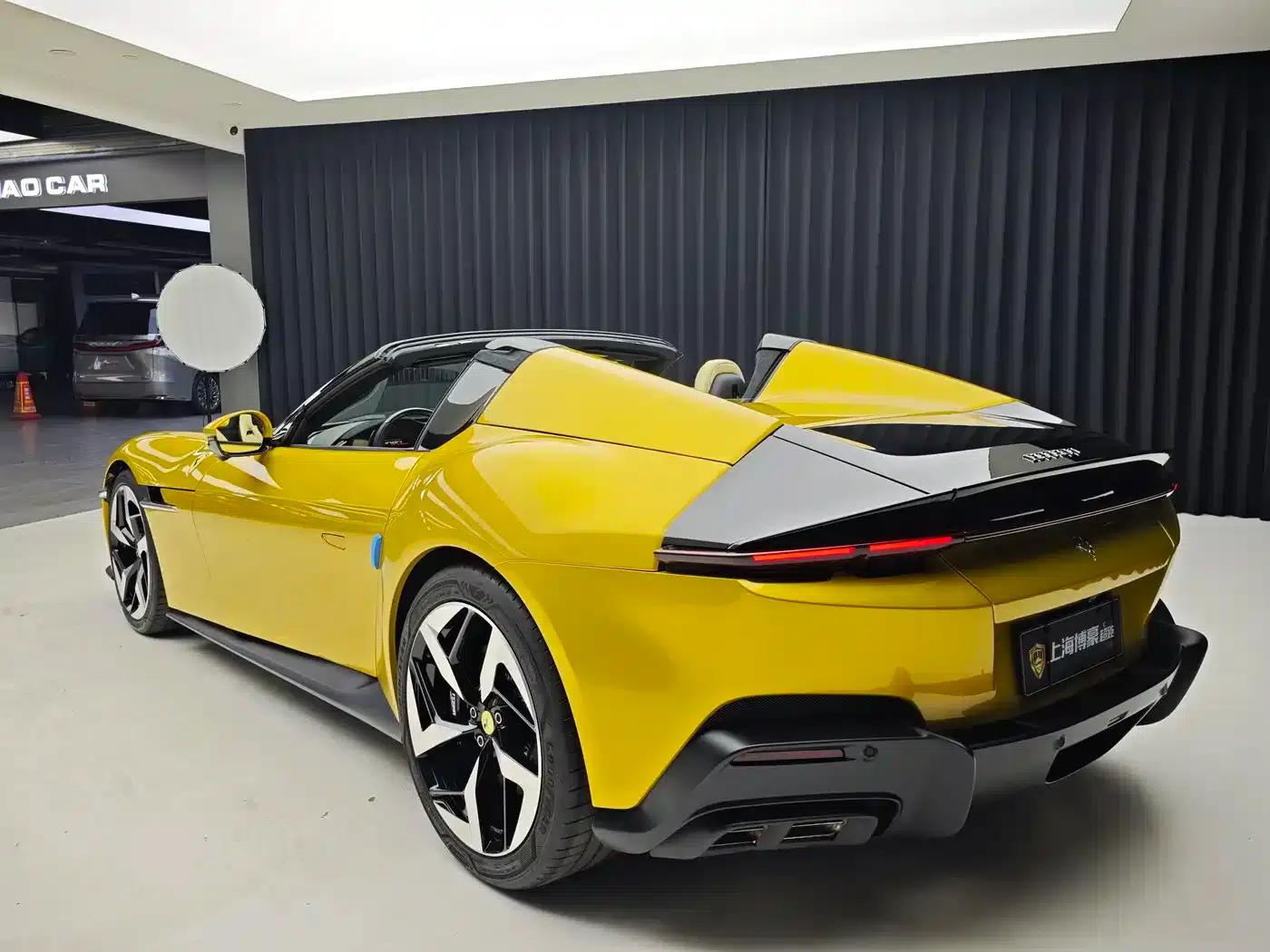 Ferrari 12 Cilindri 2024 6.5L Spider — миниатюра 5