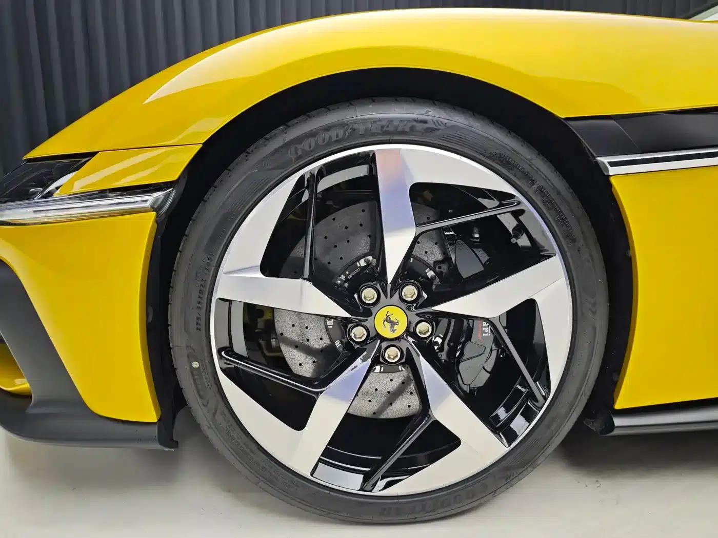 Ferrari 12 Cilindri 2024 6.5L Spider — миниатюра 6