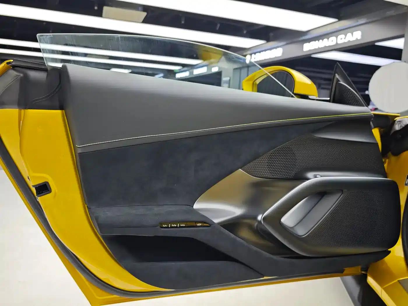 Ferrari 12 Cilindri 2024 6.5L Spider — миниатюра 9