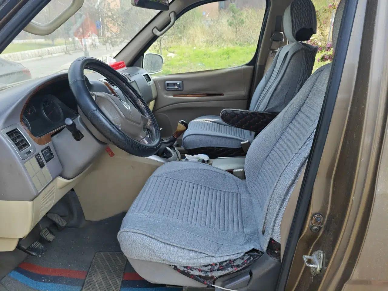 Foton MP-X E 2011 2.4L - M240SL Wealth Express Comfort Edition 4G64 — миниатюра 17