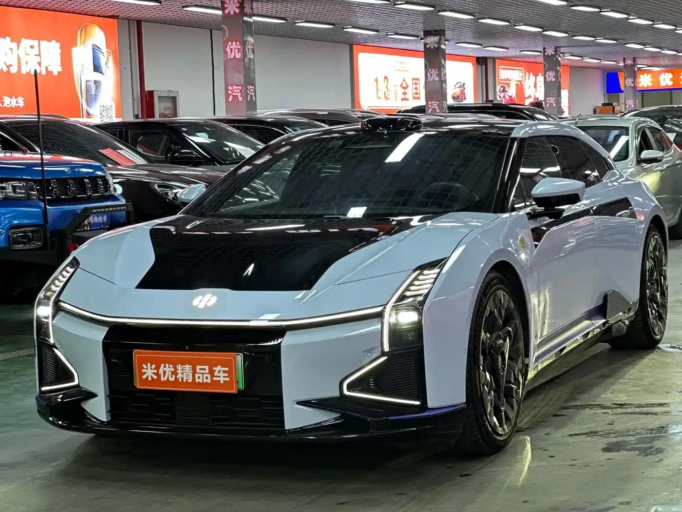 HiPhi Z 2023 City Edition (4-seater) — миниатюра 1