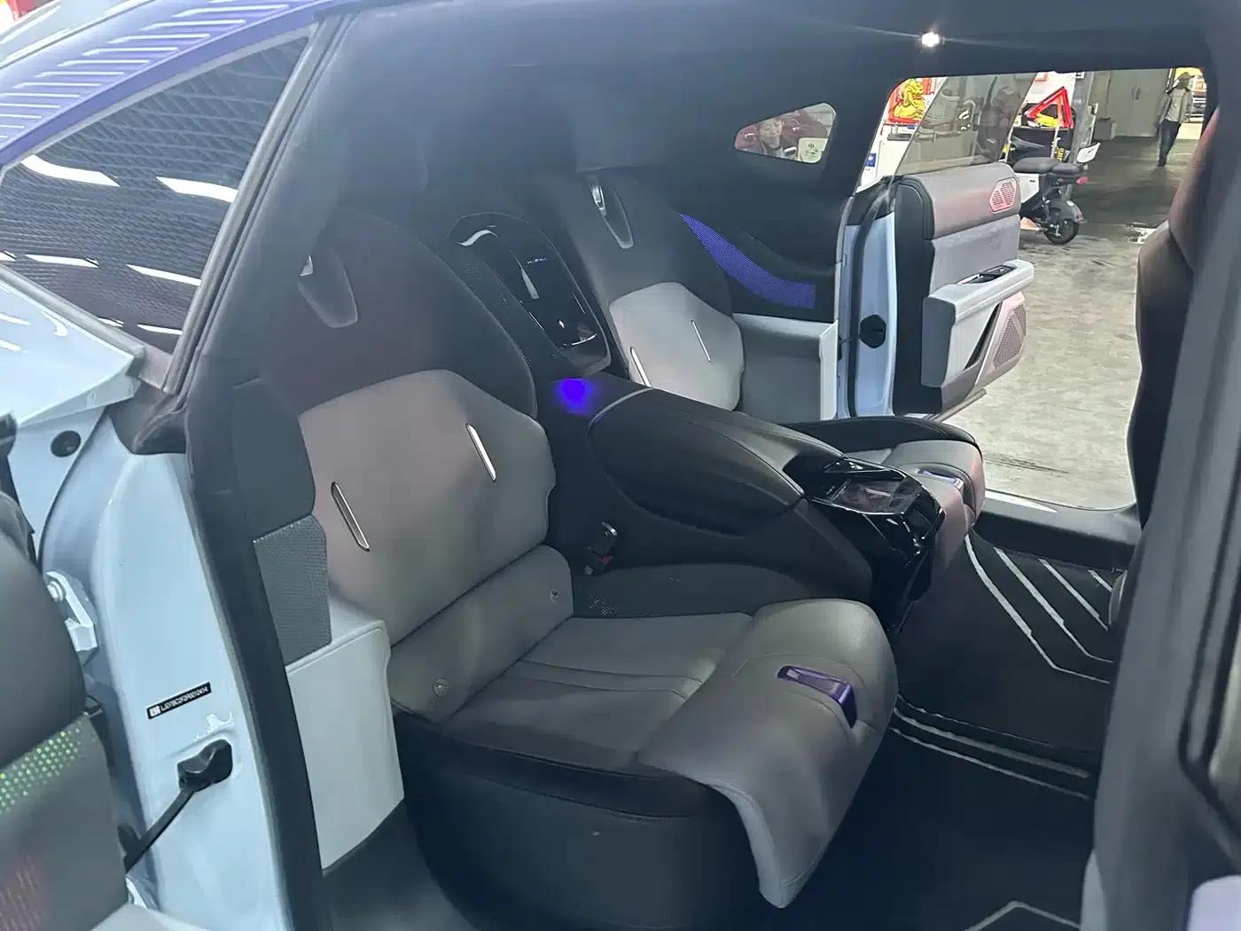 HiPhi Z 2023 City Edition (4-seater) — миниатюра 11