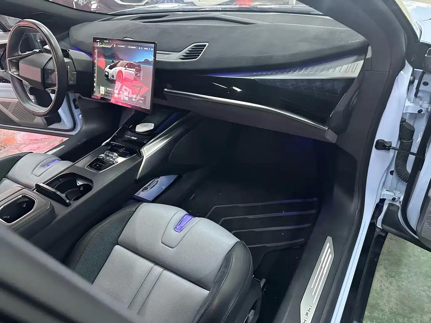 HiPhi Z 2023 City Edition (4-seater) — миниатюра 9