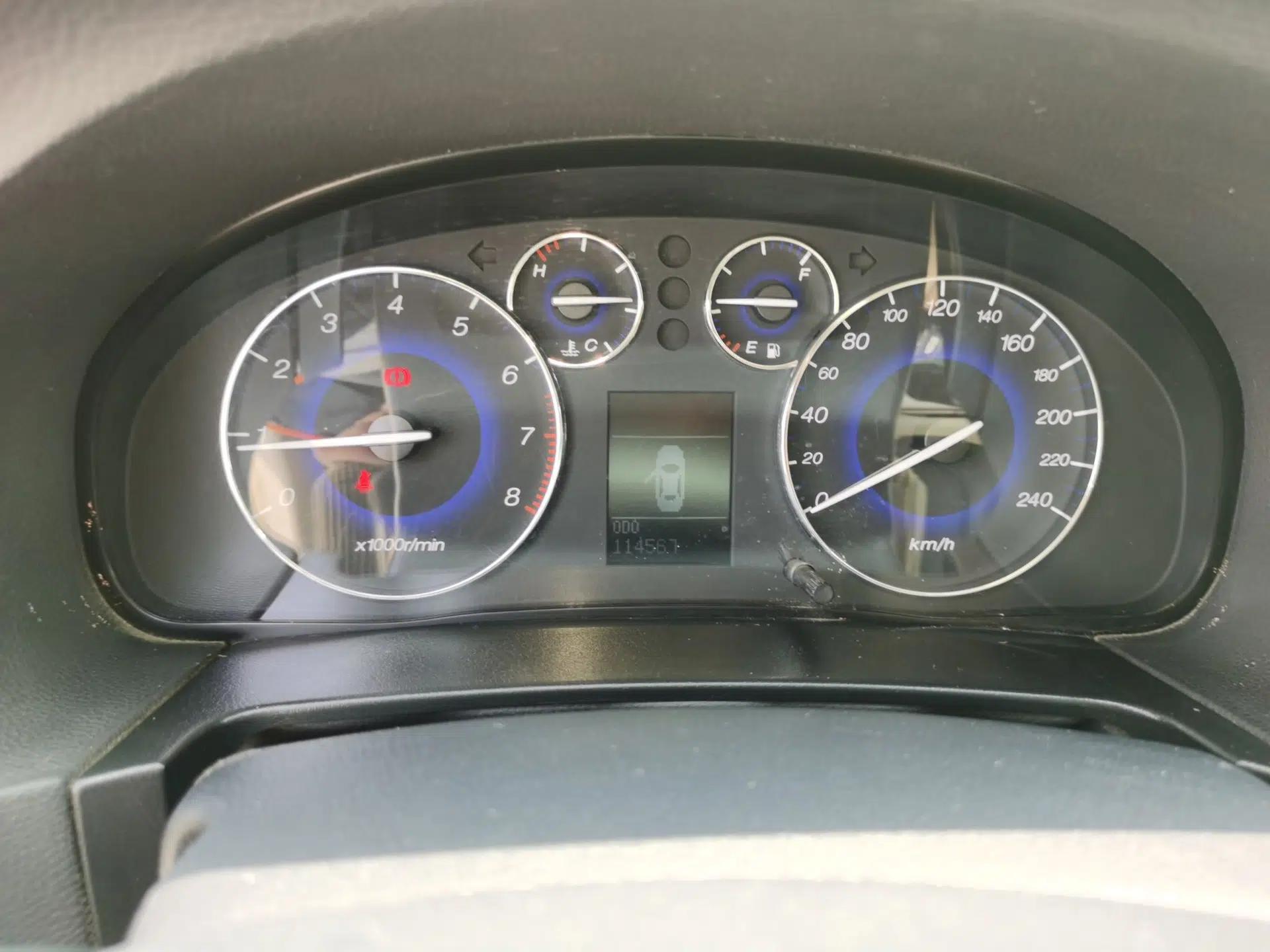 GAC Trumpchi GA5 2012 1.8L Manual Elite Model — миниатюра 12