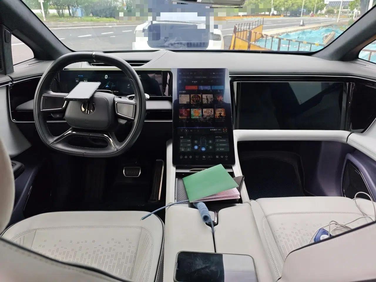 HiPhi X 2021 Founder Edition 6-seater — миниатюра 10