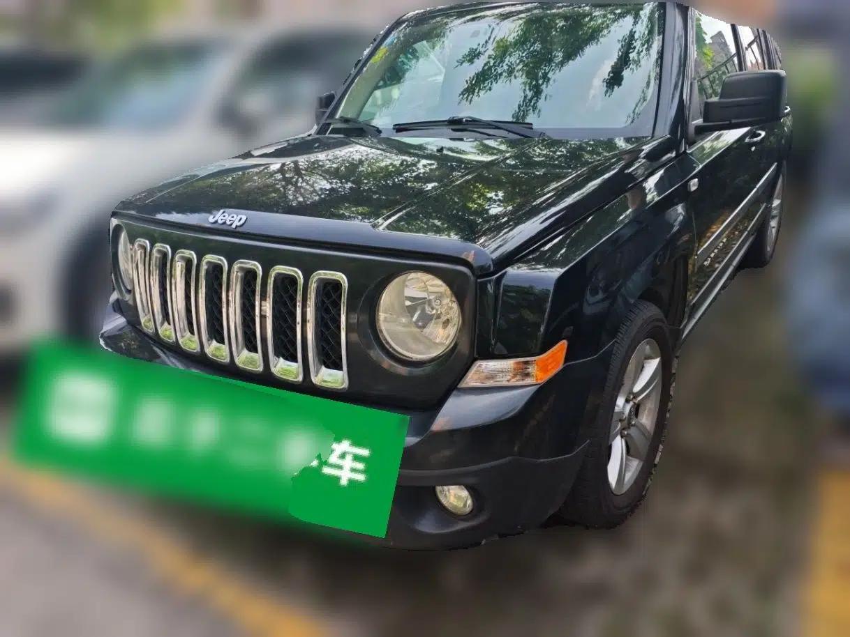 Jeep Patriot 2013 2.4 Luxury Navigation Edition — миниатюра 1