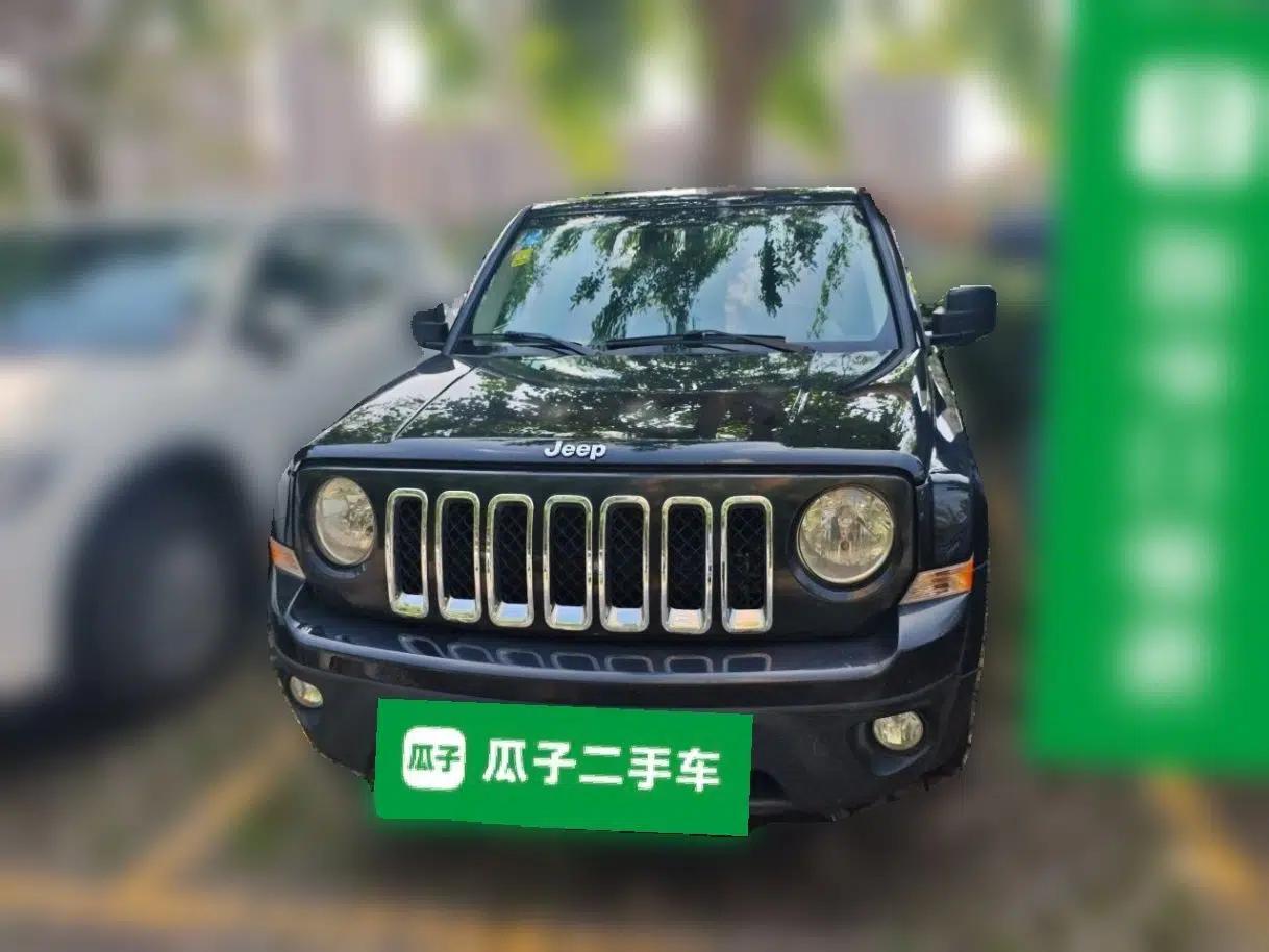 Jeep Patriot 2013 2.4 Luxury Navigation Edition — миниатюра 2