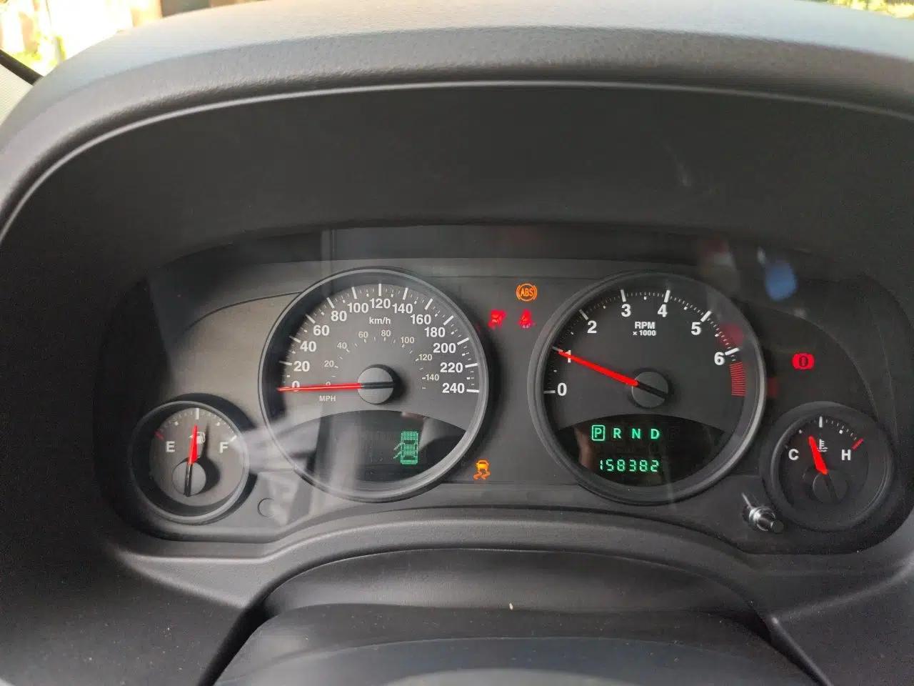 Jeep Patriot 2013 2.4 Luxury Navigation Edition — миниатюра 12