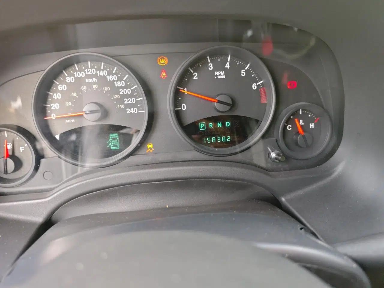 Jeep Patriot 2013 2.4 Luxury Navigation Edition — миниатюра 13