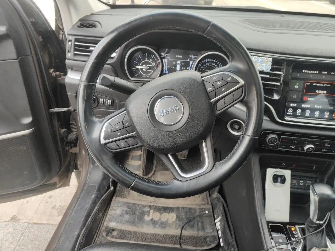 Jeep Commander 2018 2.0T Two-Wheel Drive Enjoy Edition China V — миниатюра 11