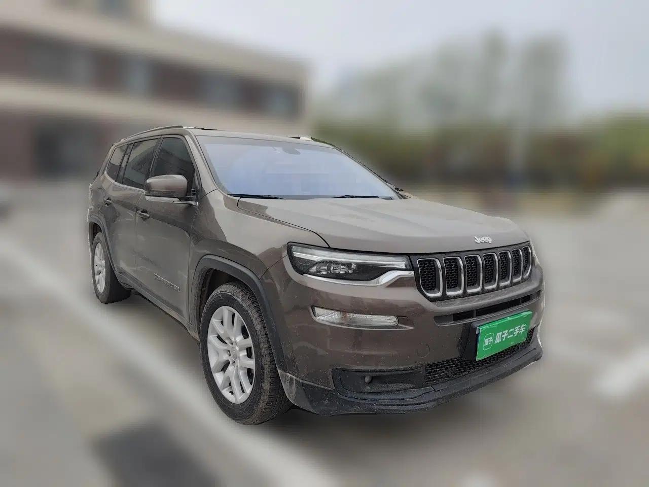 Jeep Commander 2018 2.0T Two-Wheel Drive Enjoy Edition China V — миниатюра 3