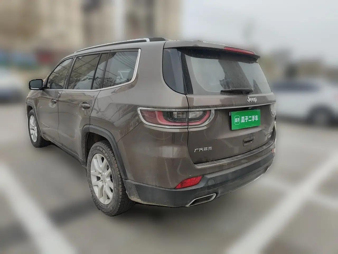 Jeep Commander 2018 2.0T Two-Wheel Drive Enjoy Edition China V — миниатюра 4