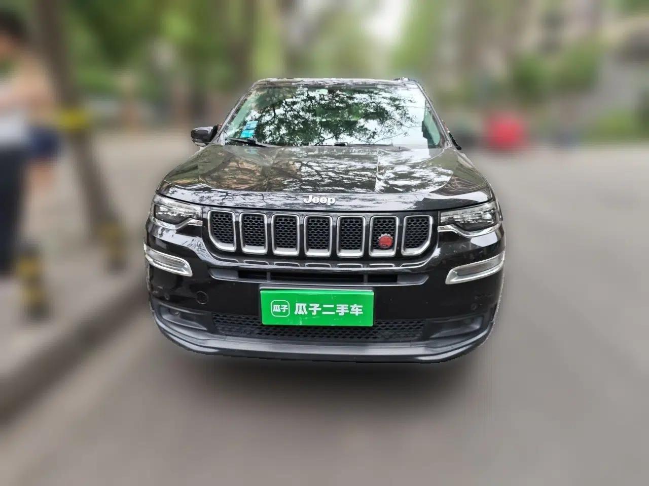 Jeep Commander 2018 2.0T Two-Wheel Drive Enjoy Edition China V — миниатюра 2