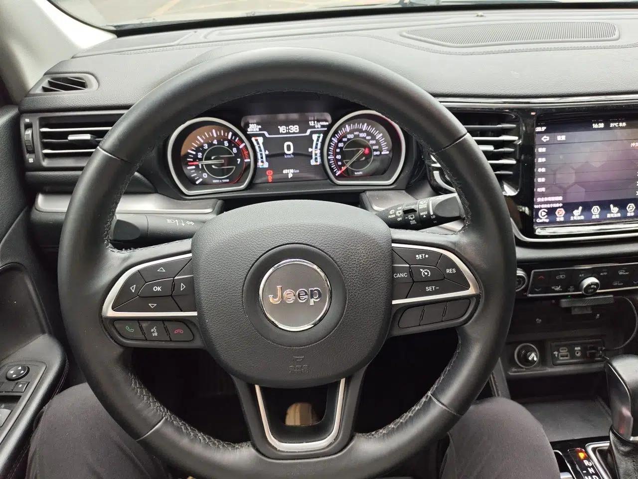 Jeep Commander 2018 2.0T Two-Wheel Drive Enjoy Edition China V — миниатюра 11