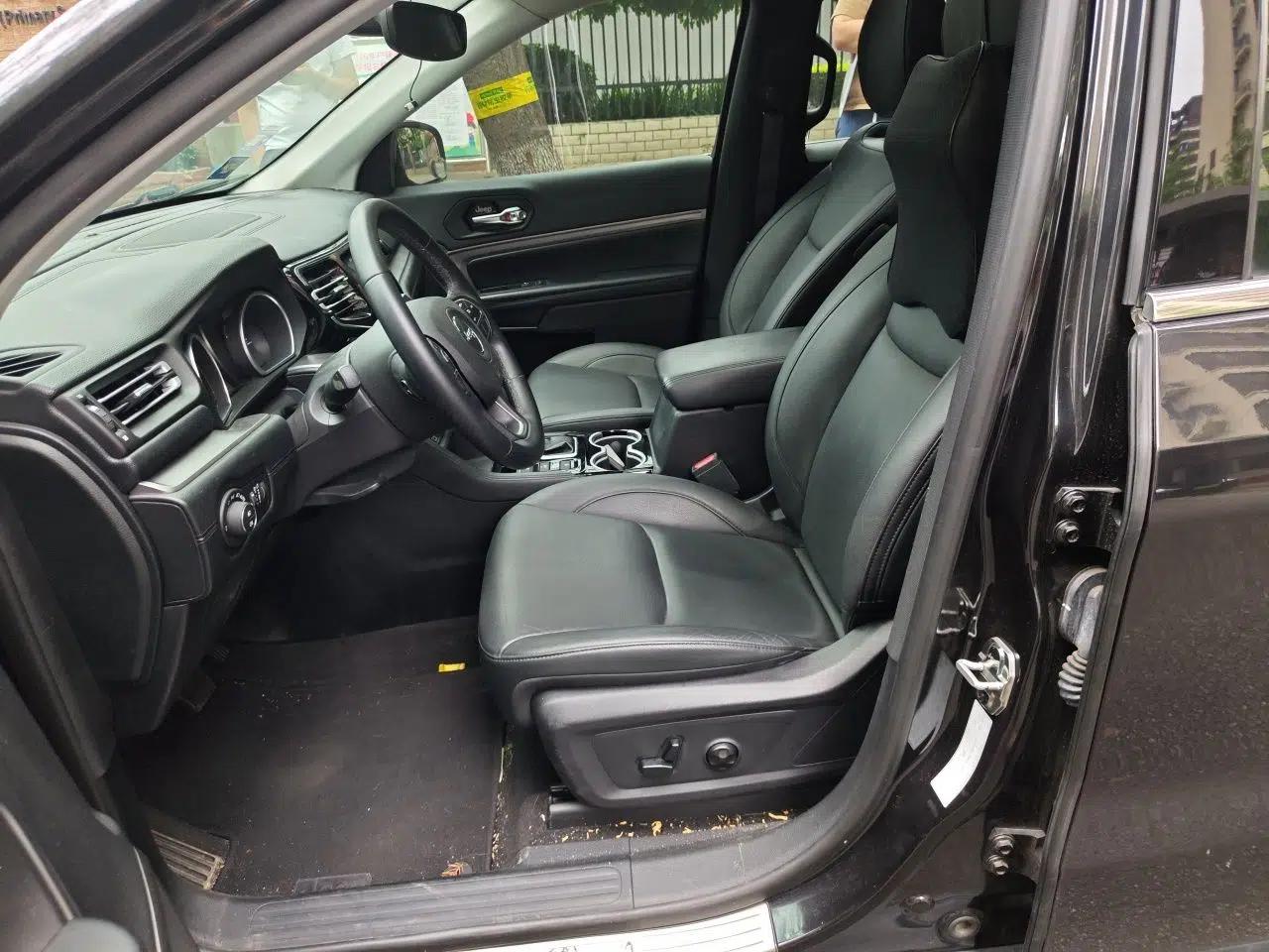 Jeep Commander 2018 2.0T Two-Wheel Drive Enjoy Edition China V — миниатюра 16
