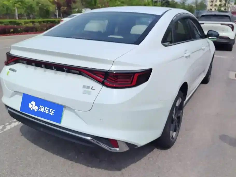 Geely Emgrand L HiP 2022 1.5TD-DHT Pro 100KM Super — миниатюра 3