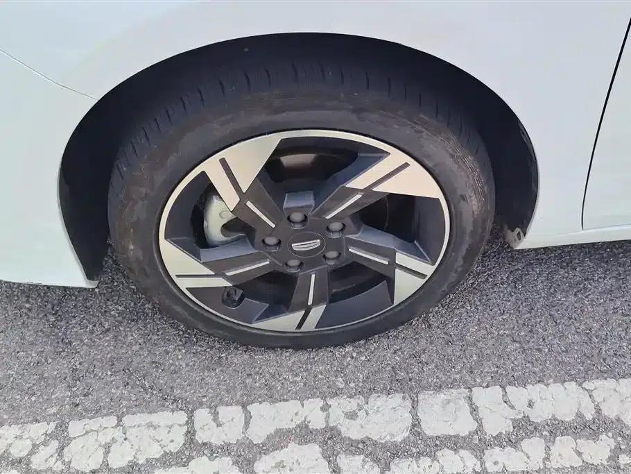 Geely Emgrand L HiP 2022 1.5TD-DHT Pro 100KM Super — миниатюра 6