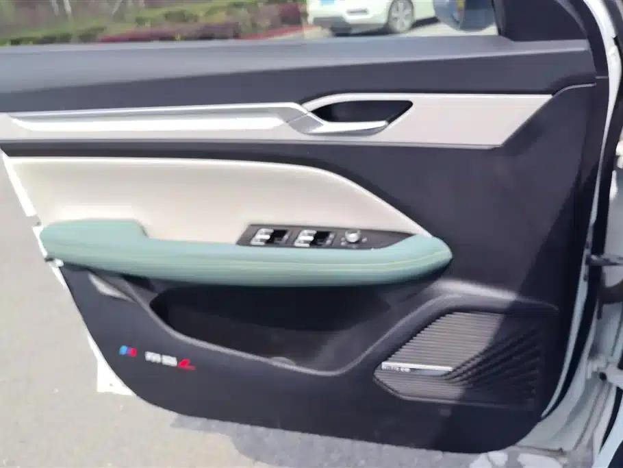 Geely Emgrand L HiP 2022 1.5TD-DHT Pro 100KM Super — миниатюра 7