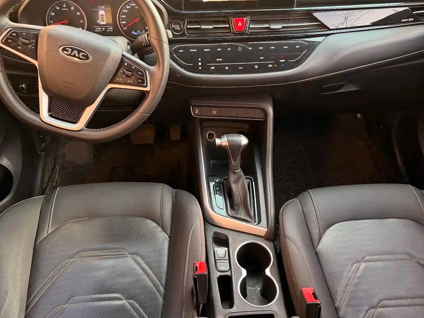 Refine S4 2019 1.6L CVT Premium Edition — миниатюра 6