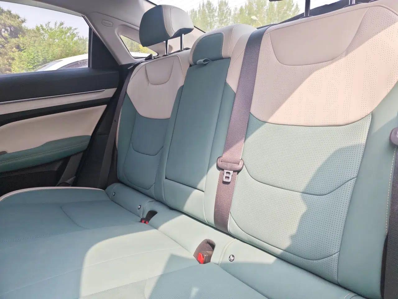 Geely Auto Emgrand L HiP 2022 1.5TD-DHT Pro 100KM Super Rui — миниатюра 18