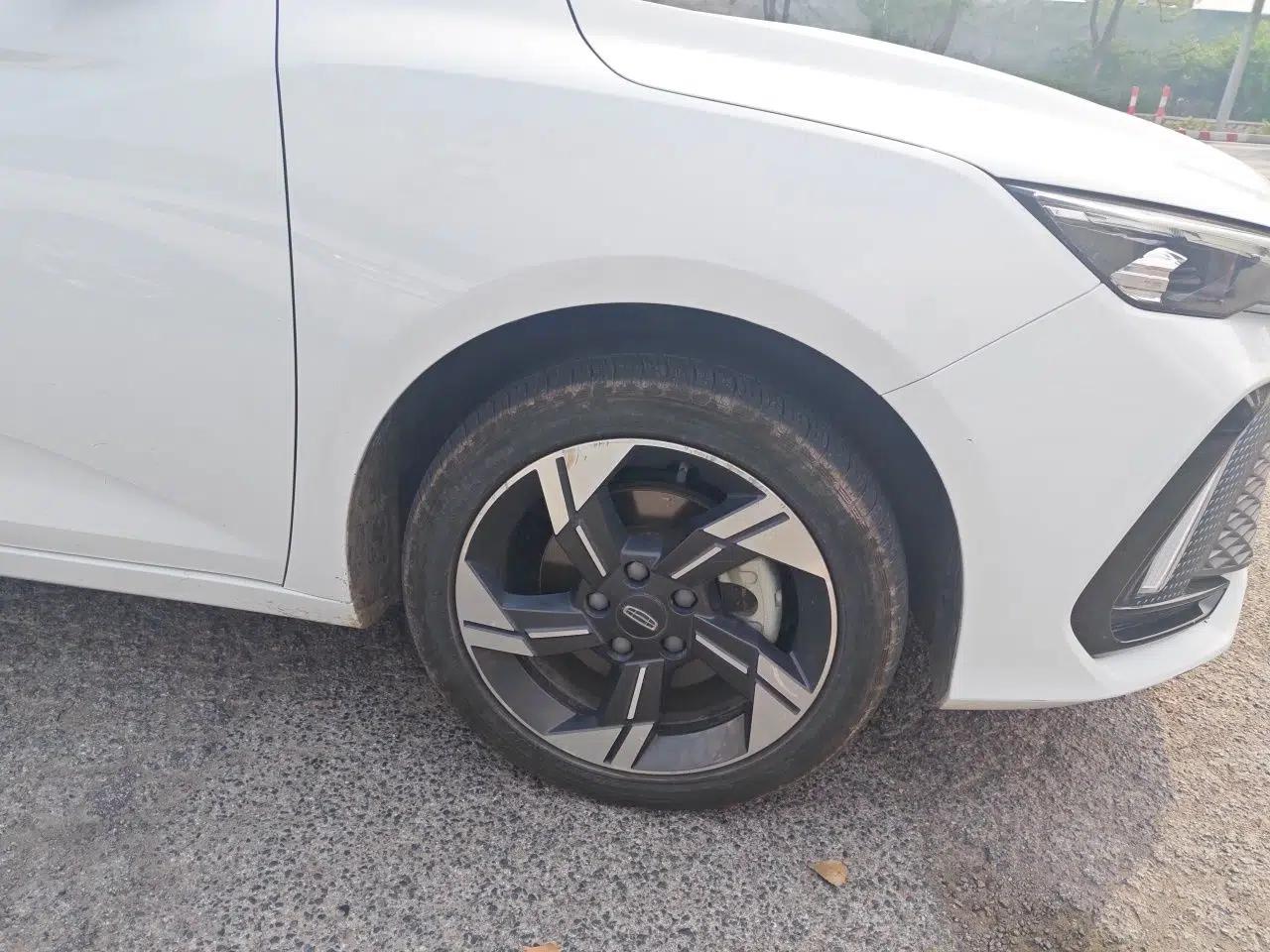 Geely Auto Emgrand L HiP 2022 1.5TD-DHT Pro 100KM Super Rui — миниатюра 8