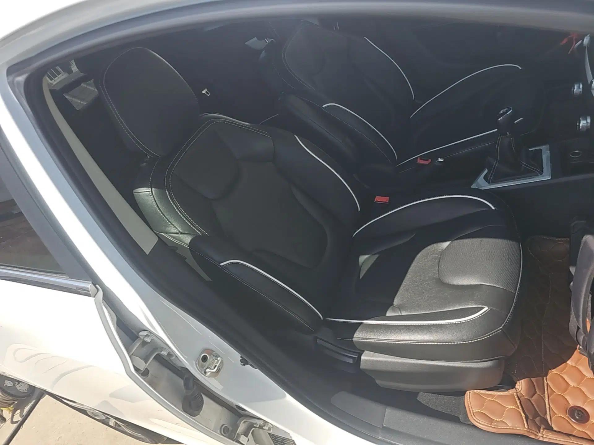 JAC Group Refine S2 2015 1.5L Manual Luxury Model — миниатюра 23