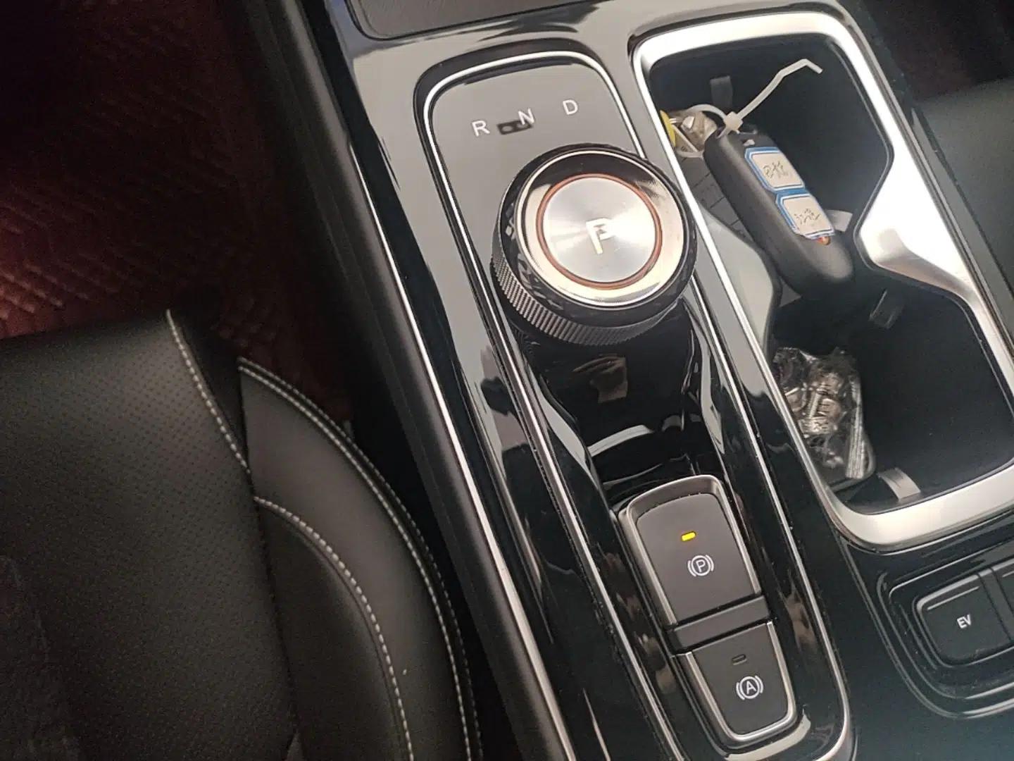 JAC QX PHEV 2023 120 km Kinergy Version — миниатюра 17