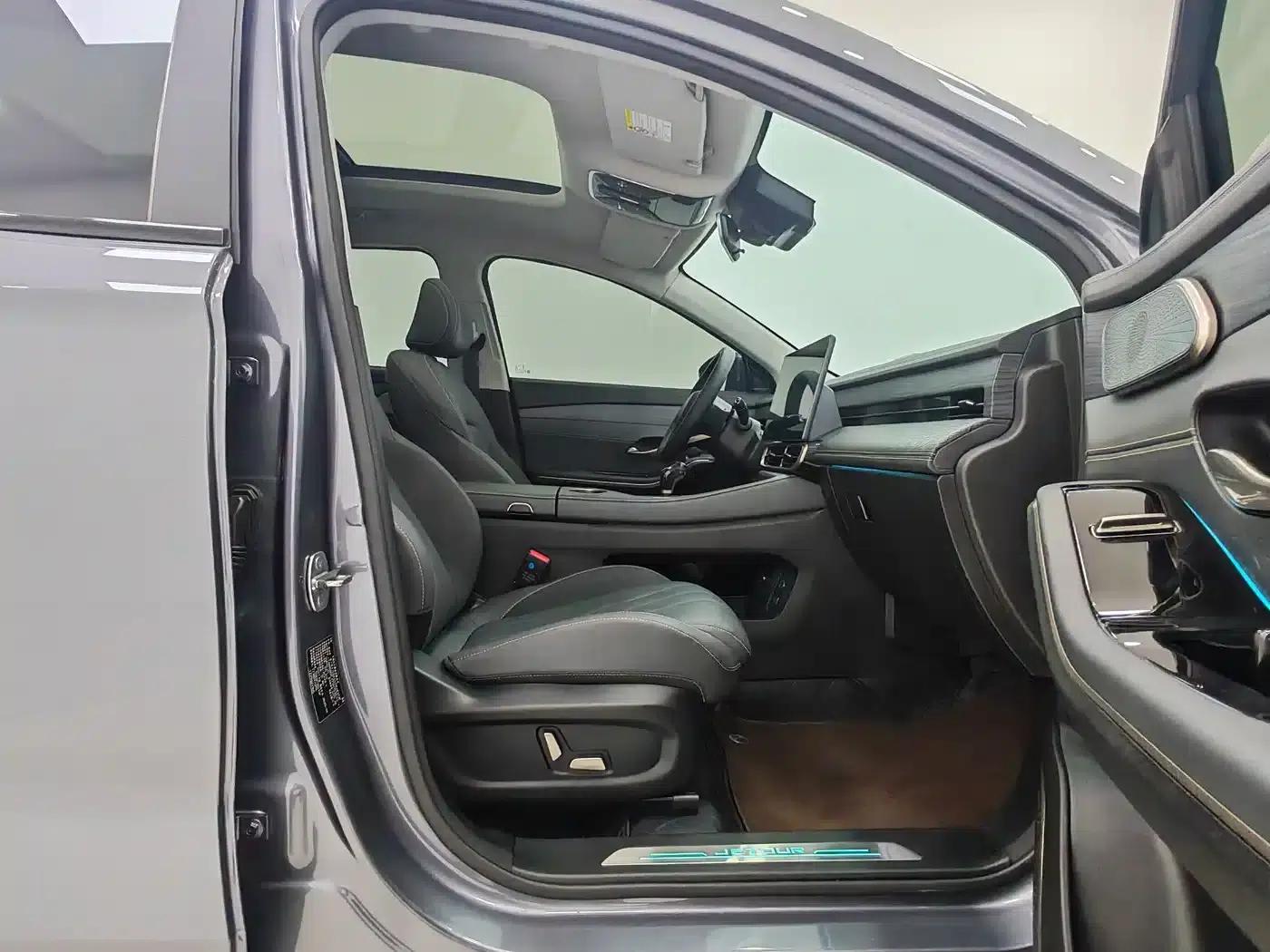 Jetour X90 C-DM 2025 Luxury Edition 5-seater — миниатюра 9