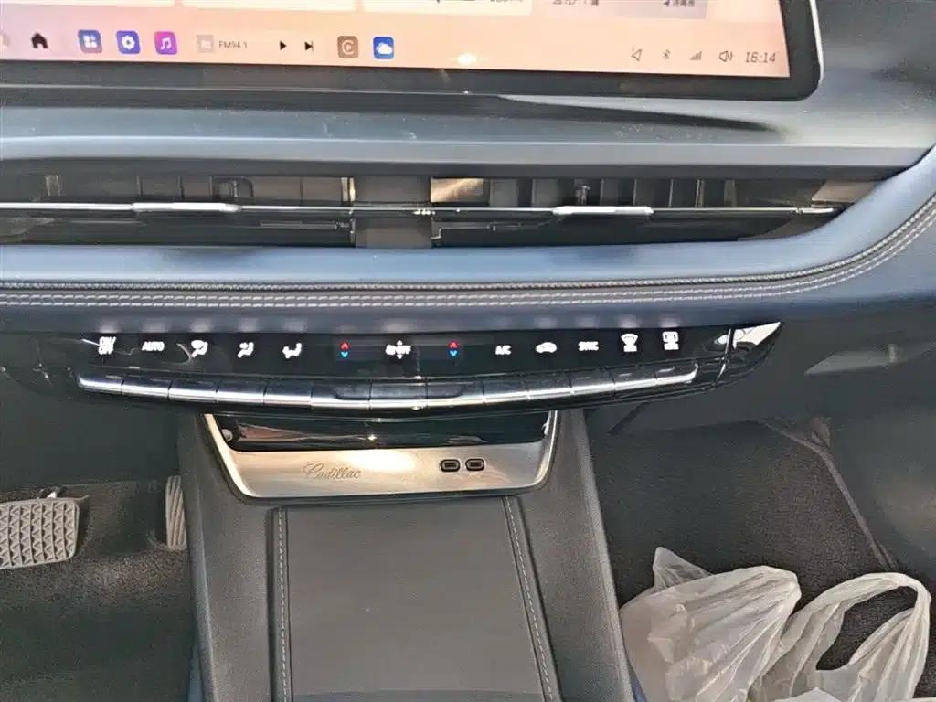 2023 Cadillac GT4 25T Luxury — миниатюра 13