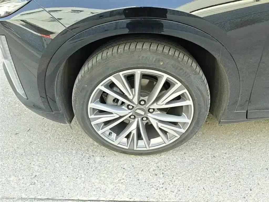 2023 Cadillac GT4 25T Luxury — миниатюра 23